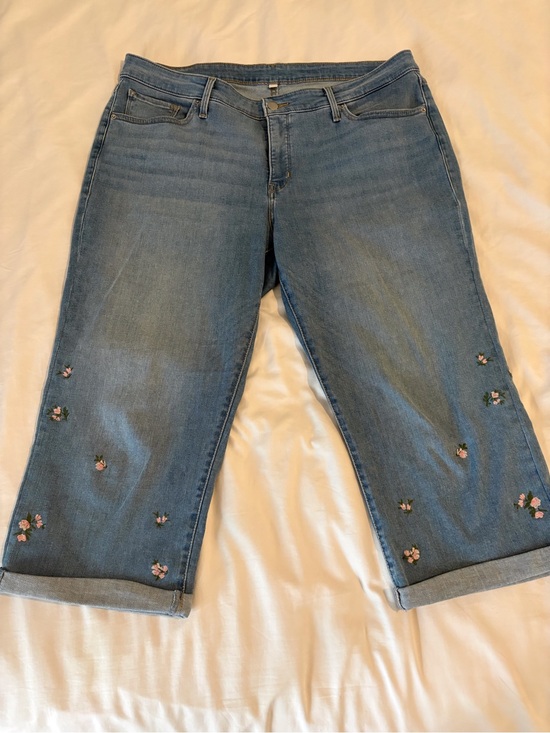Levi's Denim - Levi's Light Blue Cropped Embroidered Capri Jeans